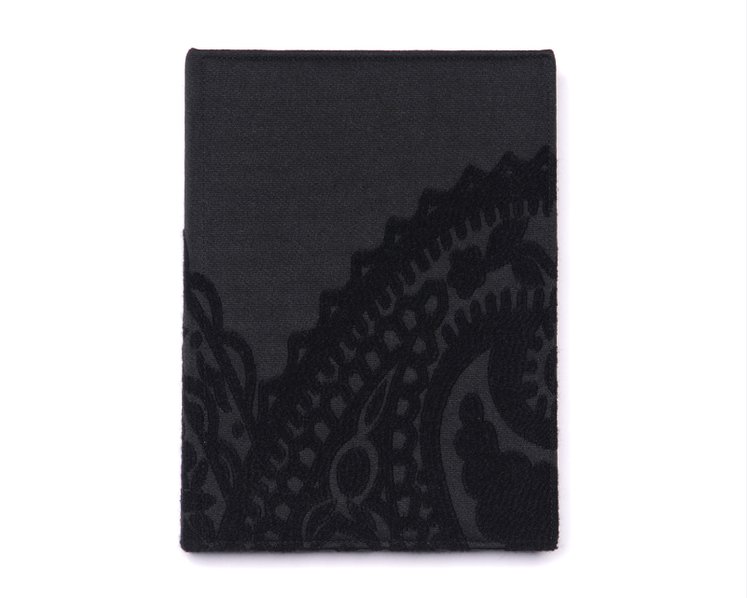 designbooks FASHION - gefertigt aus exklusivem Designerstoff