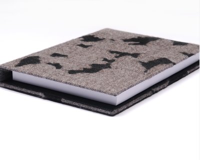 designbooks FASHION - gefertigt aus exklusivem Designerstoff