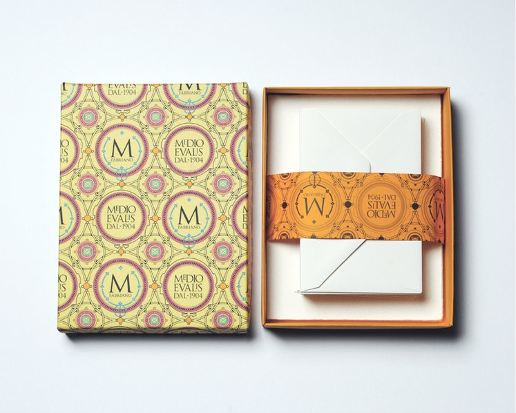 B&uuml;ttenpapier-Gru&szlig;kartenset L - FABRIANO, Medioevalis